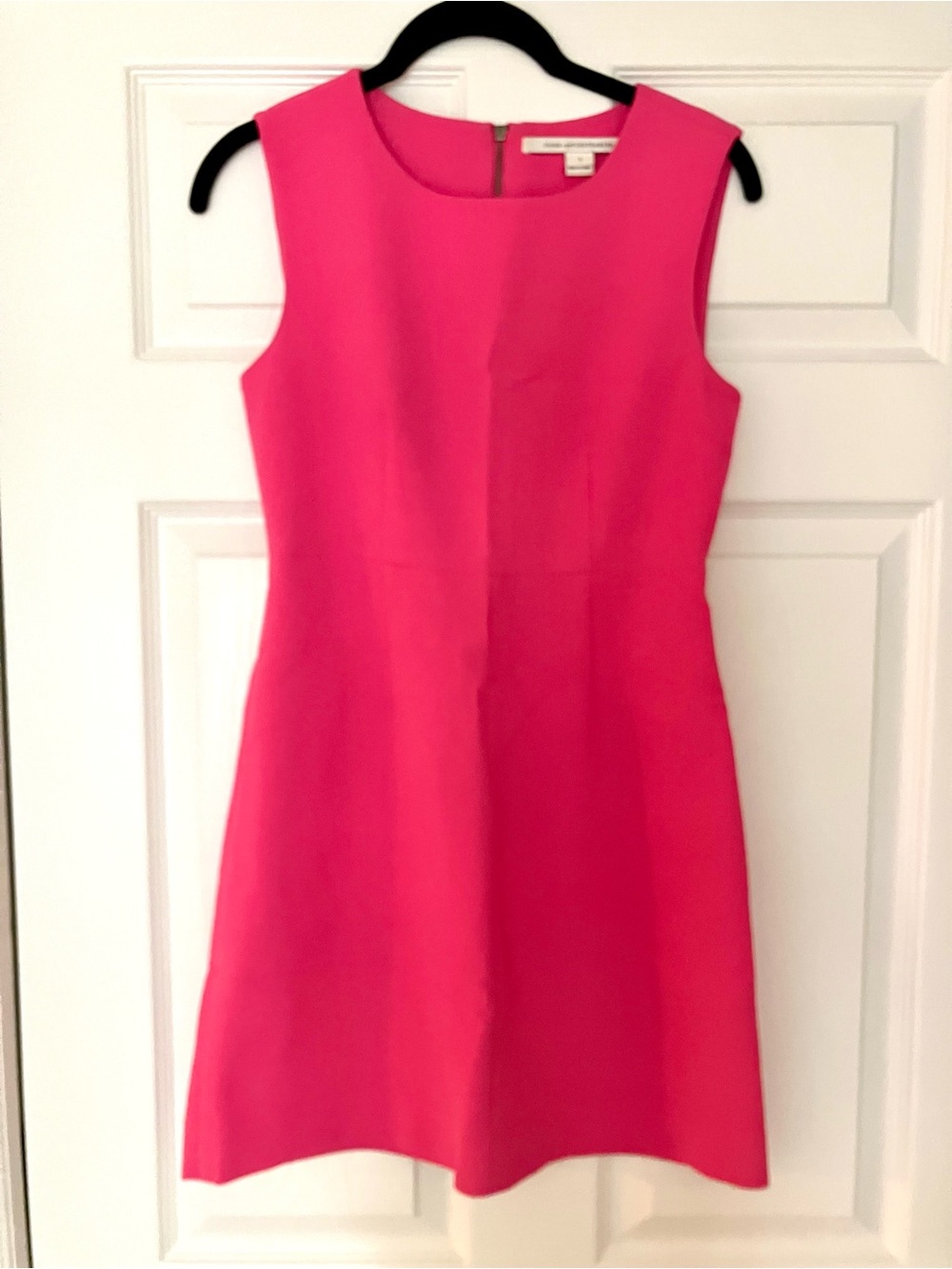 *NWOT* Diane Von Furstenberg DVF “CARRIE” Hot Pink Sleeveless Sheath Dress